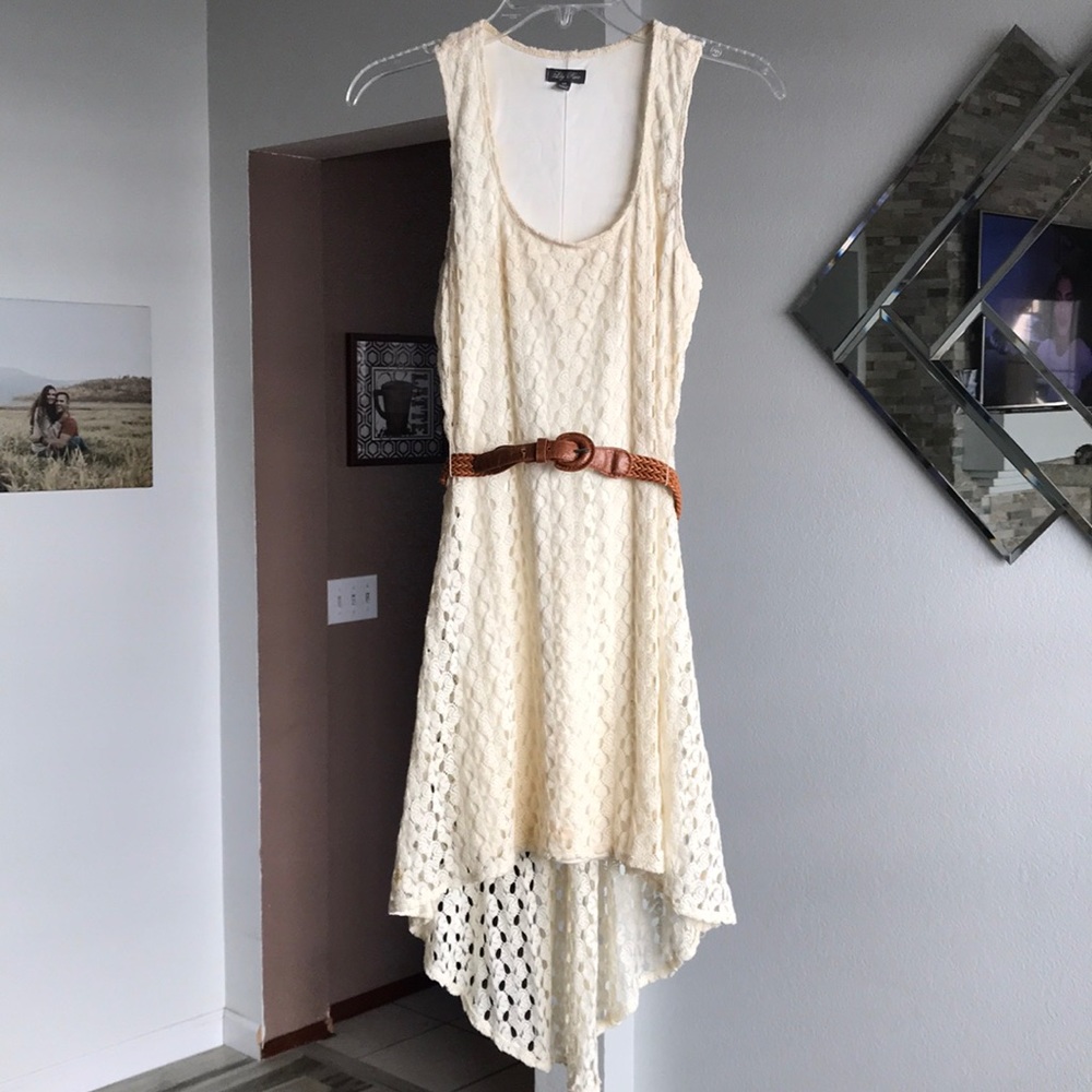 LILY ROSE CREAM DRESS W/BROWN ACCENT BELT SIZE XS IN GREAT CONDITION!